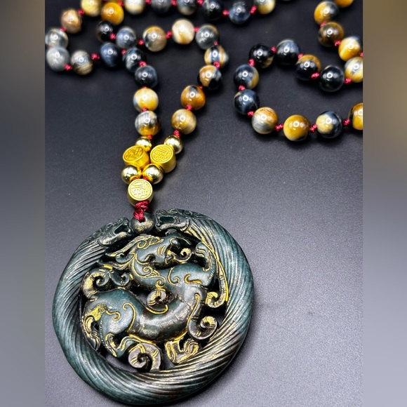 ANTIQUE JADE BAI HU (白虎) + GREY TIGER NATURAL STONE NECKLACE one size - Picture 9 of 13